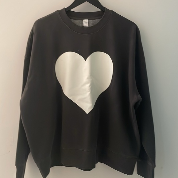 BNWT miss Janie heart logo sweatshirt - Picture 1 of 2